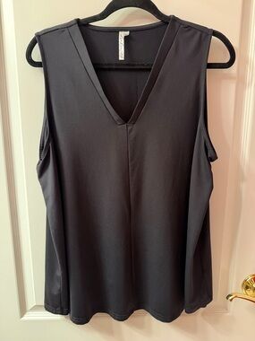 Black V-Neck Sleeveless Tank Top